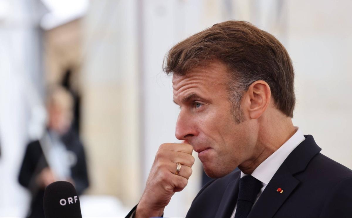Эмманюэль Макрон на брифинге в рамках неформального саммита Евросоюза. Фото: IMAGO / Frank Ossenbrink