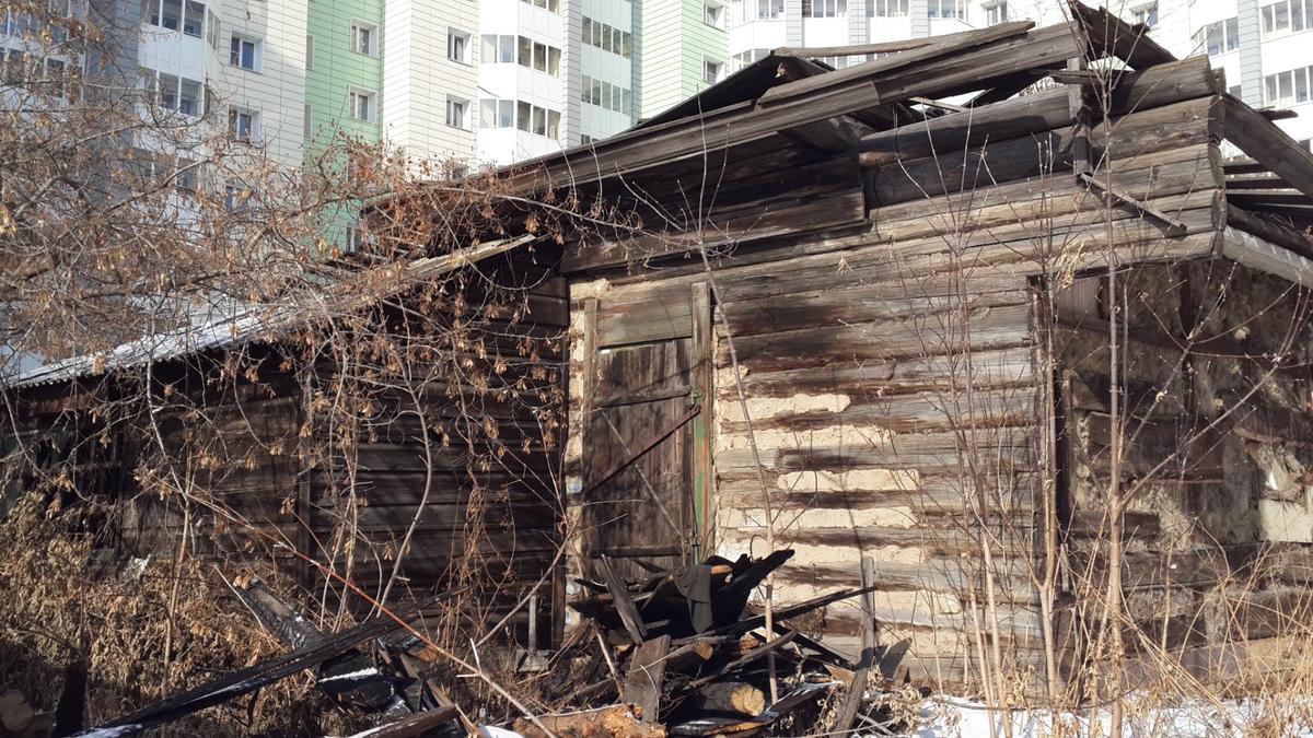 Этому недоброму соседству уже почти два десятилетия. Фото: Алексей Тарасов / «Новая газета»