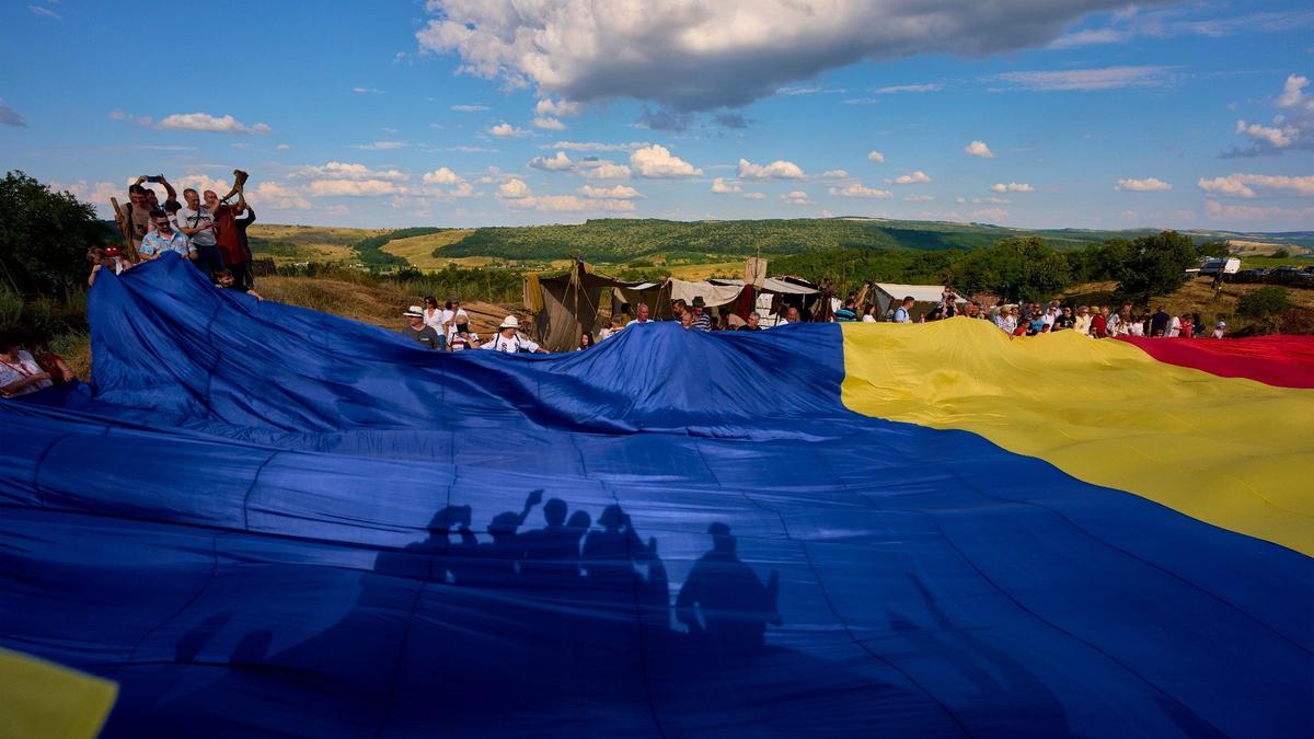 Гражданство Румынии стало в топ-2: оформить паспорт реально до 24 месяцев