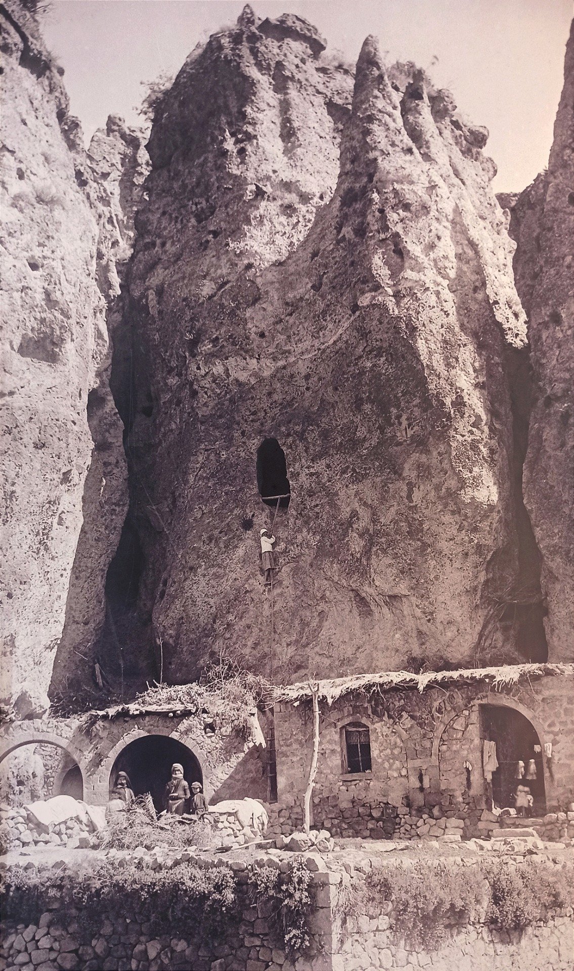 Фрагмент фотографии Гургена Пароняна с фотовыставки в Картинной галерее Гориса. Кёрес, 1920-е гг. Фото: Евгения Енгибарян