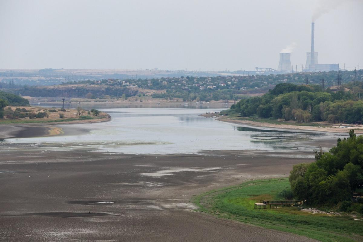 ДНР. Поселок Нижняя Крынка. Обмелевшее Ханженковское водохранилище. Фото: Дмитрий Ягодкин / ТАСС