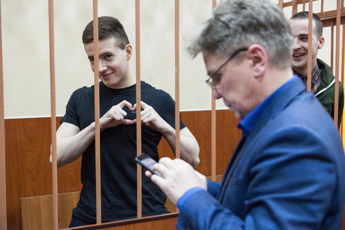 Что происходит на суде по делу «Сети»* в Петербурге
