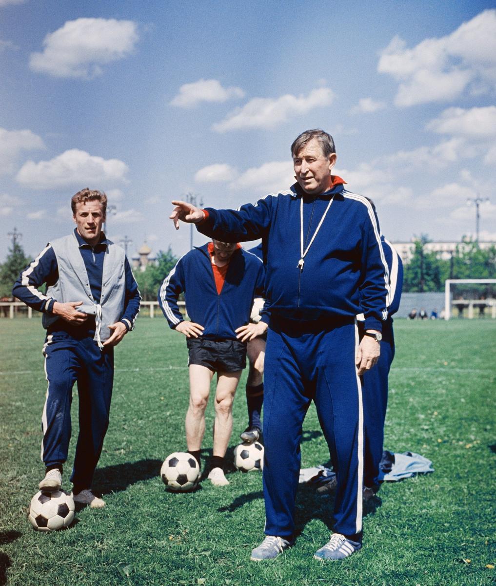 Михаил Якушин всегда указывал путь к победе. Фото: Вячеслав Ун Да-син / ТАСС