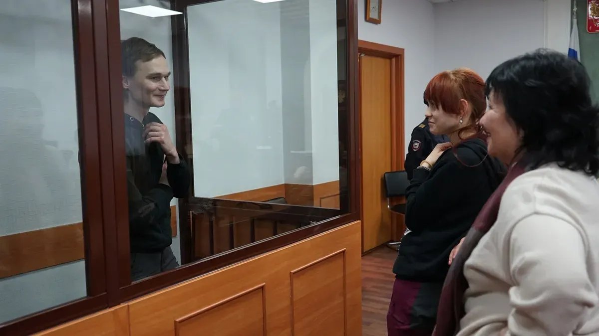Азат Мифтахов и Елена Горбань перед оглашением приговора в Центральном окружном военном суде, 28 марта 2024