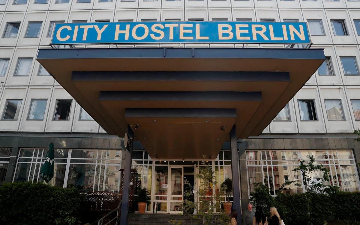 Дипломаты КНДР сдали здание посольства в Германии под гостиницу