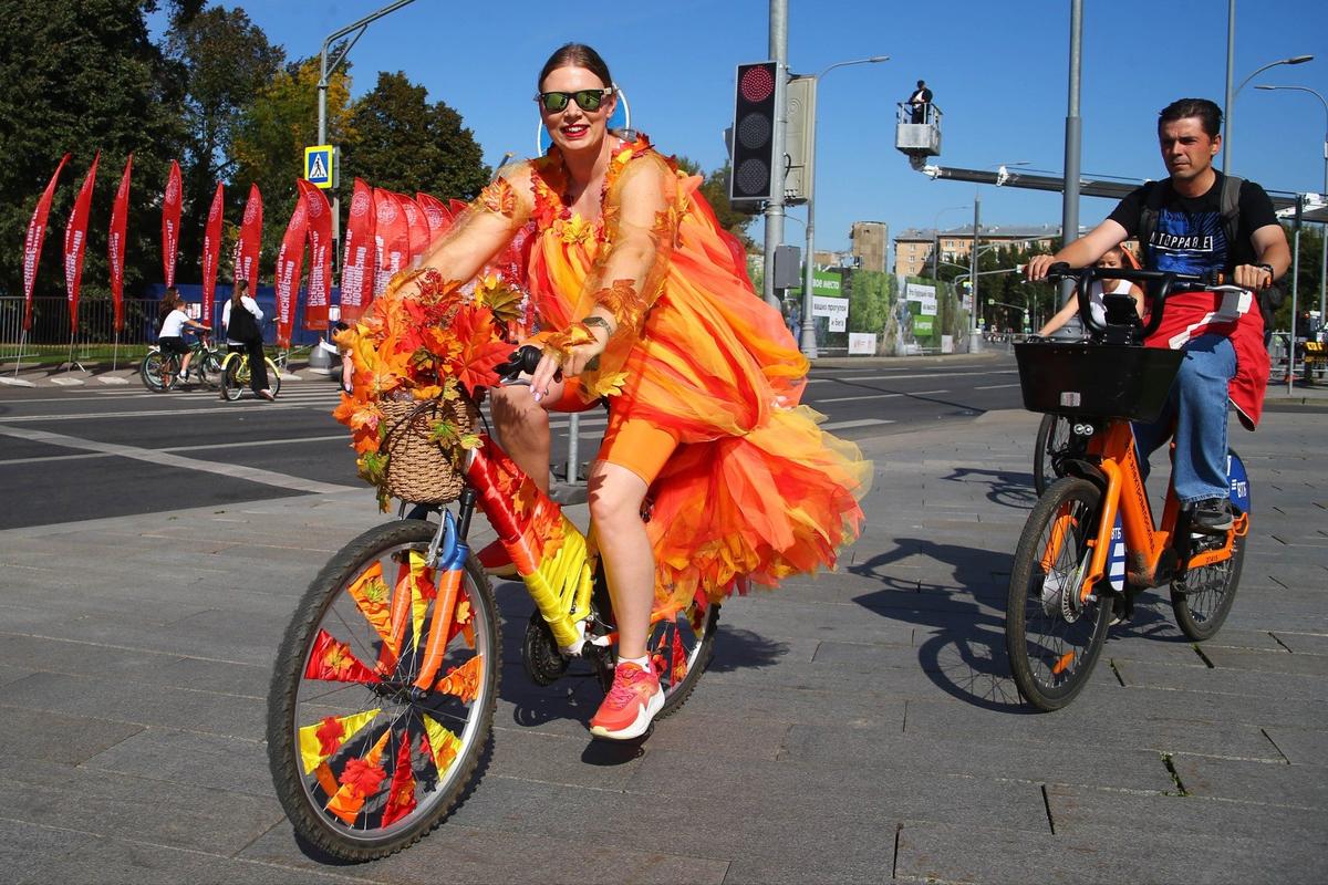 Для тех, кто устал бежать, есть велосипеды. Фото: Агентство «Москва»