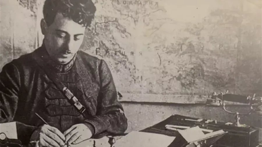 Гая Гай в своем рабочем кабинете, Москва, 1929 год. Архив