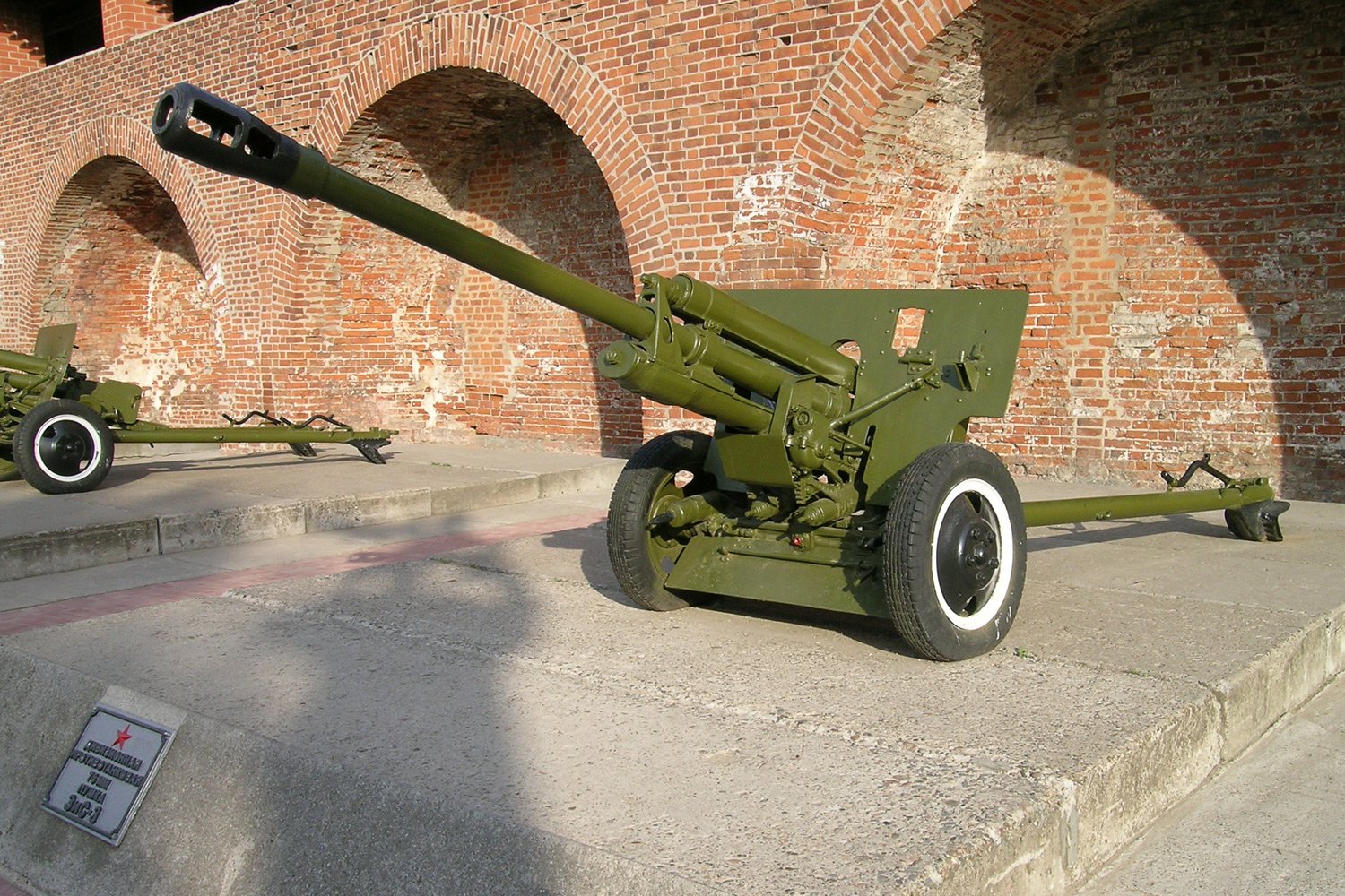 76,2-мм дивизионное орудие ЗиС-3 в Нижегородском Кремле. Фото: S. Filatov / Википедия
