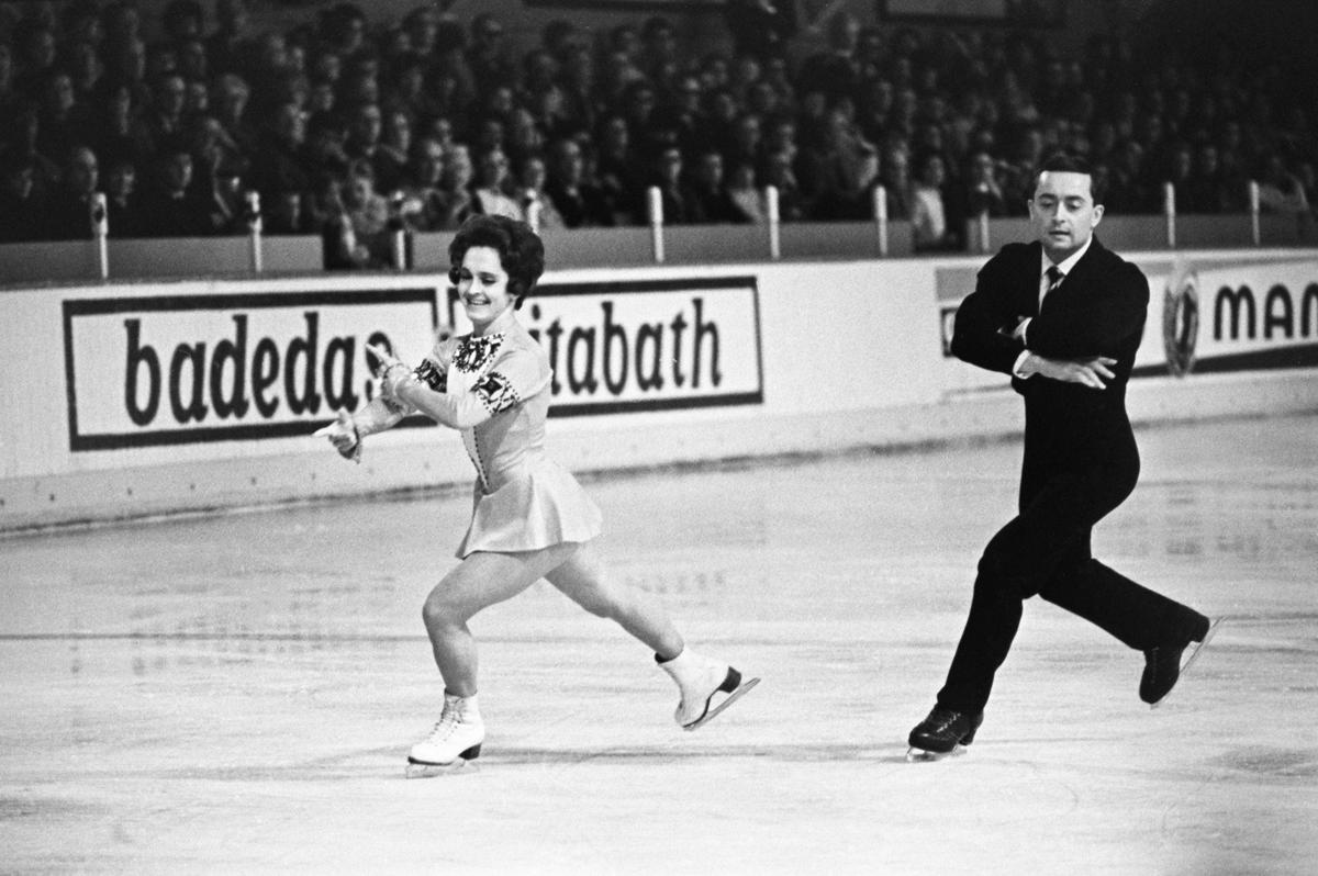 На чемпионате мира в Колорадо-Спрингс Тамара Москвина и Алексей Мишин завоевали в парном катании серебряные медали. Фото: ТАСС