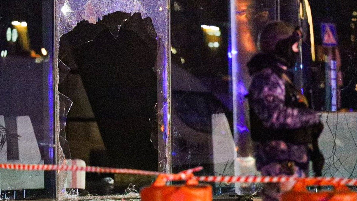 Теракт в «Крокус Сити Холле». Погибли более 130 человек. Четверо исполнителей теракта арестованы. Путин объявил траур