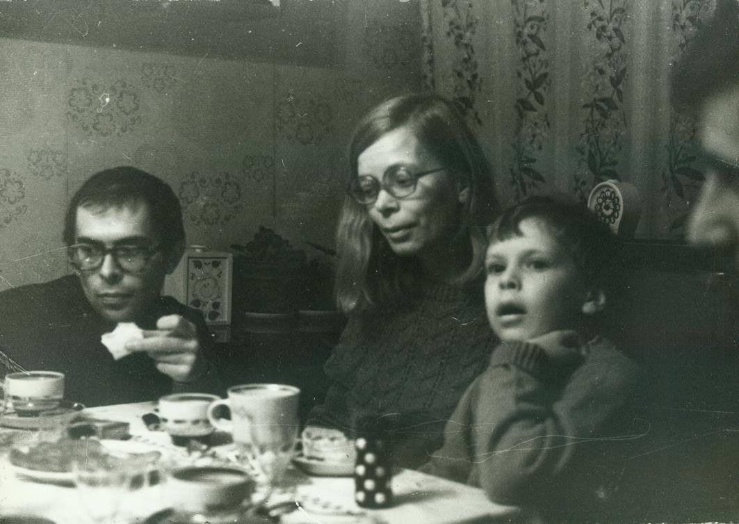 С женой и сыном. Фото из архива семьи Абрамкиных