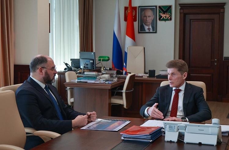 Встреча мэра Владивостока Константина Шестакова с губернатором Приморья Олегом Кожемяко. Фото: соцсети