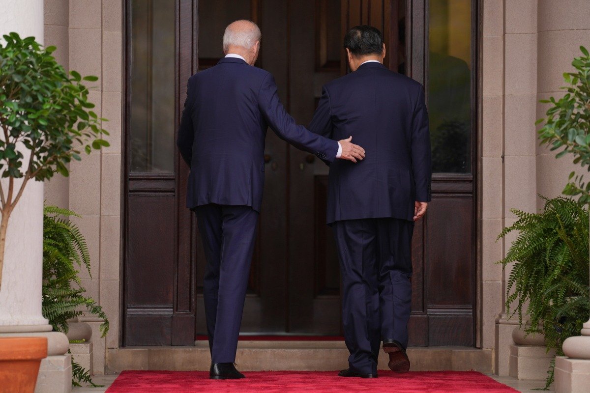 Байден и Си Цзиньпин начинают переговоры. Фото: AP / TASS