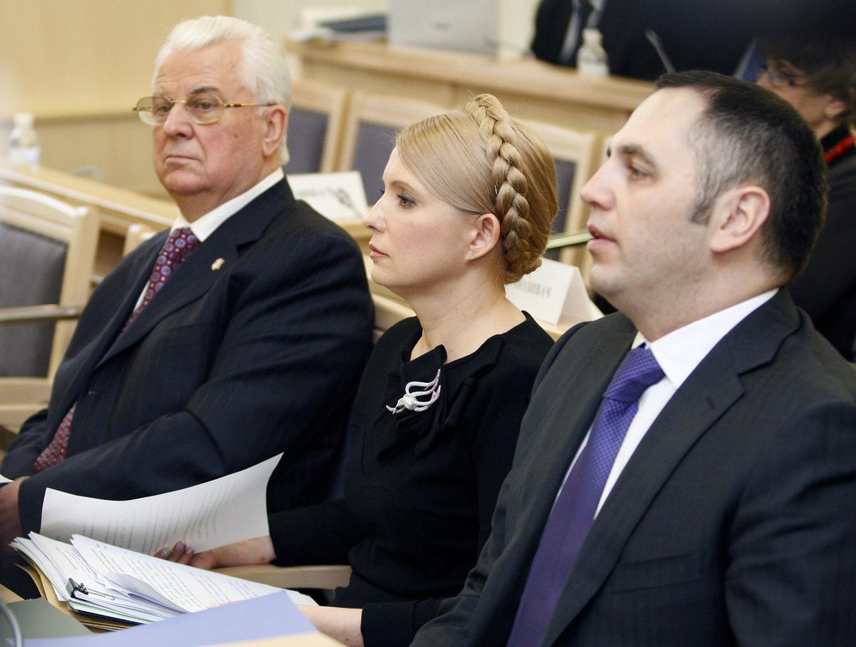 Юлия Тимошенко и заместитель главы фракции БЮТ Андрей Портнов (слева направо). Фото ИТАР-ТАСС/ Владимир Синдеев