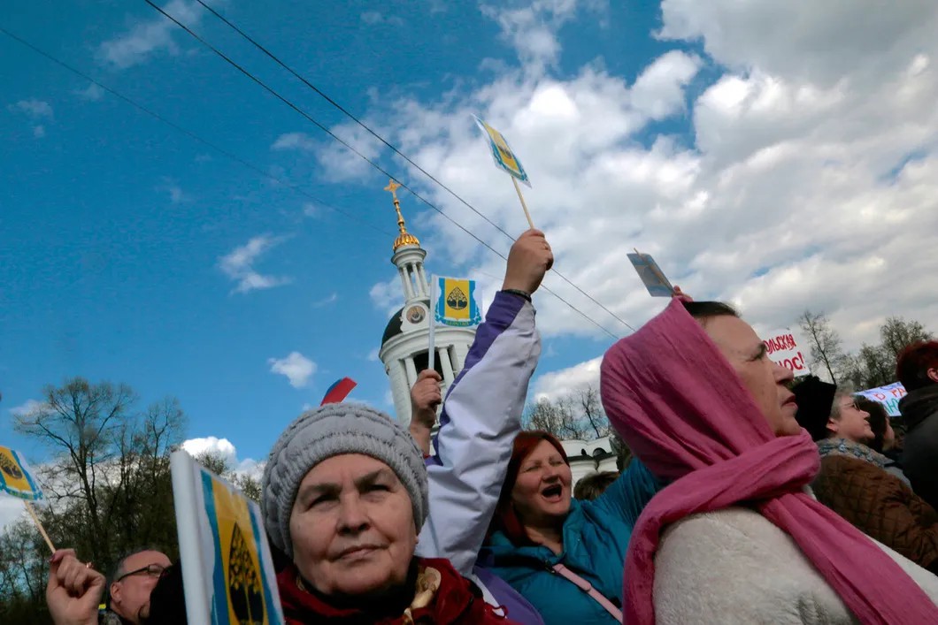 Москвичи радуются переселению. Фото: Светлана Виданова/ специально для «Новой газеты»