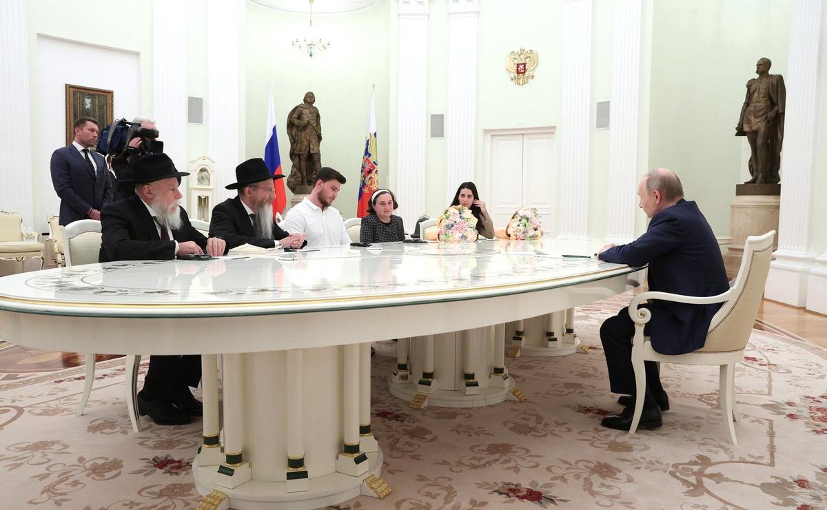 Встреча Владимира Путина с семьей Саши Труфанова и делегацией от еврейских общин России в Кремле. Фото: пресс-служба Кремля