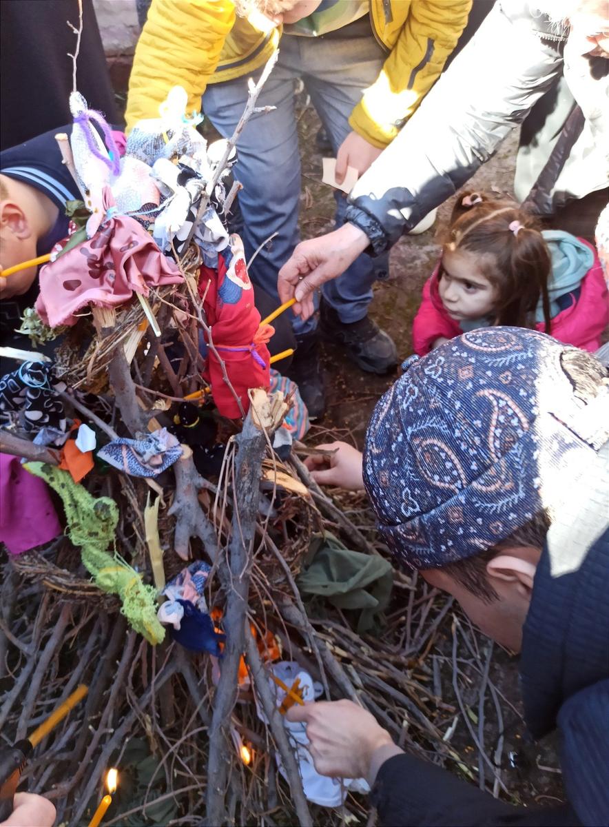 Обряд сжигания фигурок Швота в центре «Тонацуйц». Фото: Евгения Енгибарян