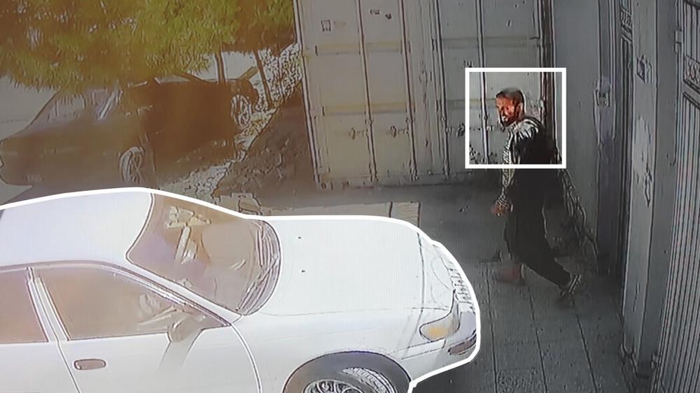 Кадр из видеорасследования NYT. Земари Ахмади у своей белой «Тойоты»