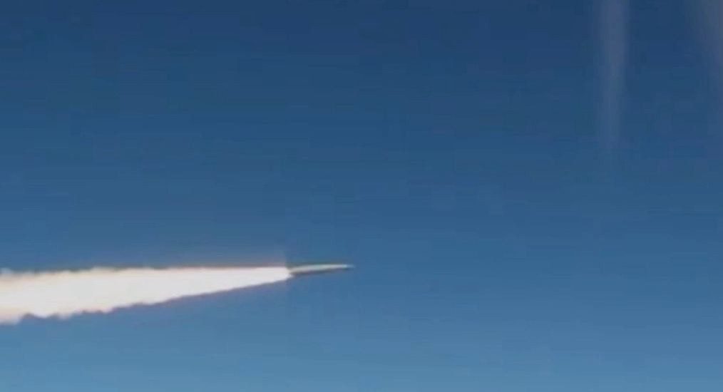 Видео пусков гиперзвуковых ракет «Кинжал» 19 февраля. Скриншот: РИА Новости