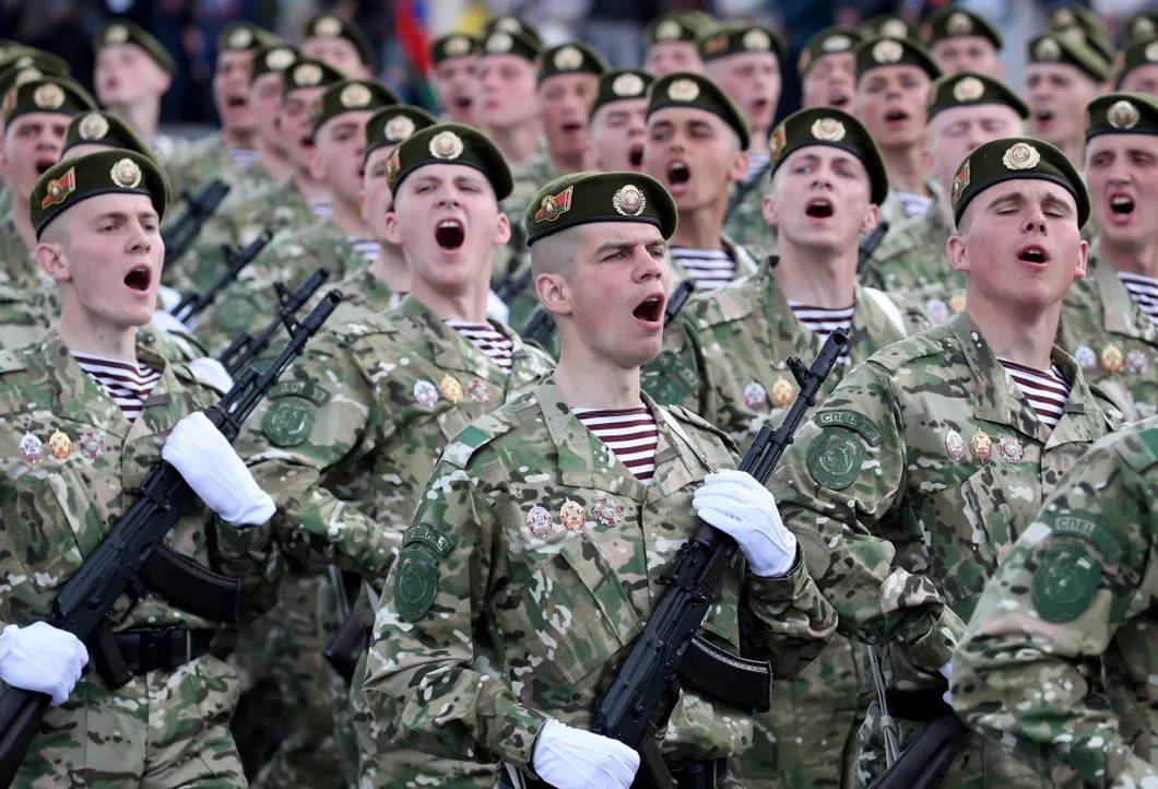 Белорусские военнослужащие на параде. Фото: EPA