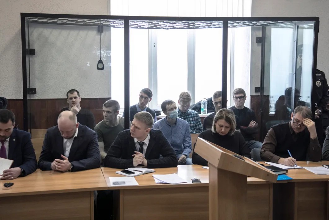 Фигуранты дела «Сети» в суде. Фото: Влад Докшин / «Новая газета»