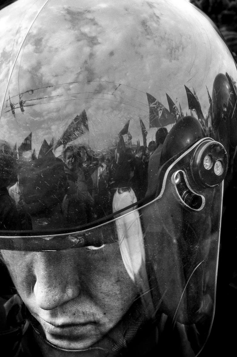 «Марш миллионов», за день до инаугурации В.В. Путина. Москва, у кт «Ударник», 6 мая 2012. Фото: Михаил Гребенщиков