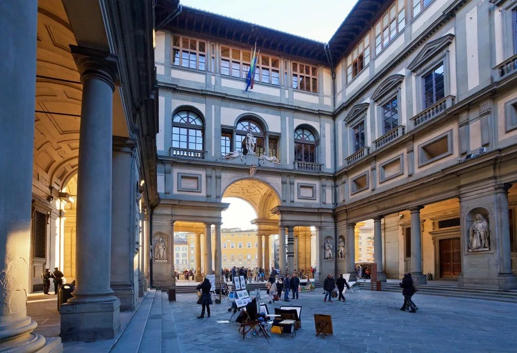Здание музея Уффици во Флоренции. Фото: Universal Images Group / Getty Images