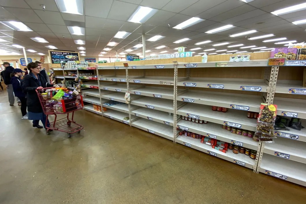 Пустая полка магазина, март 2020 года, Калифорния, США. Фото: Reuters