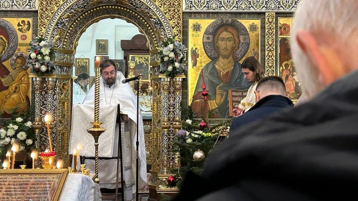 Протоиерей Андрей Ткачев служит первую литургию вместо отца Алексея Уминского