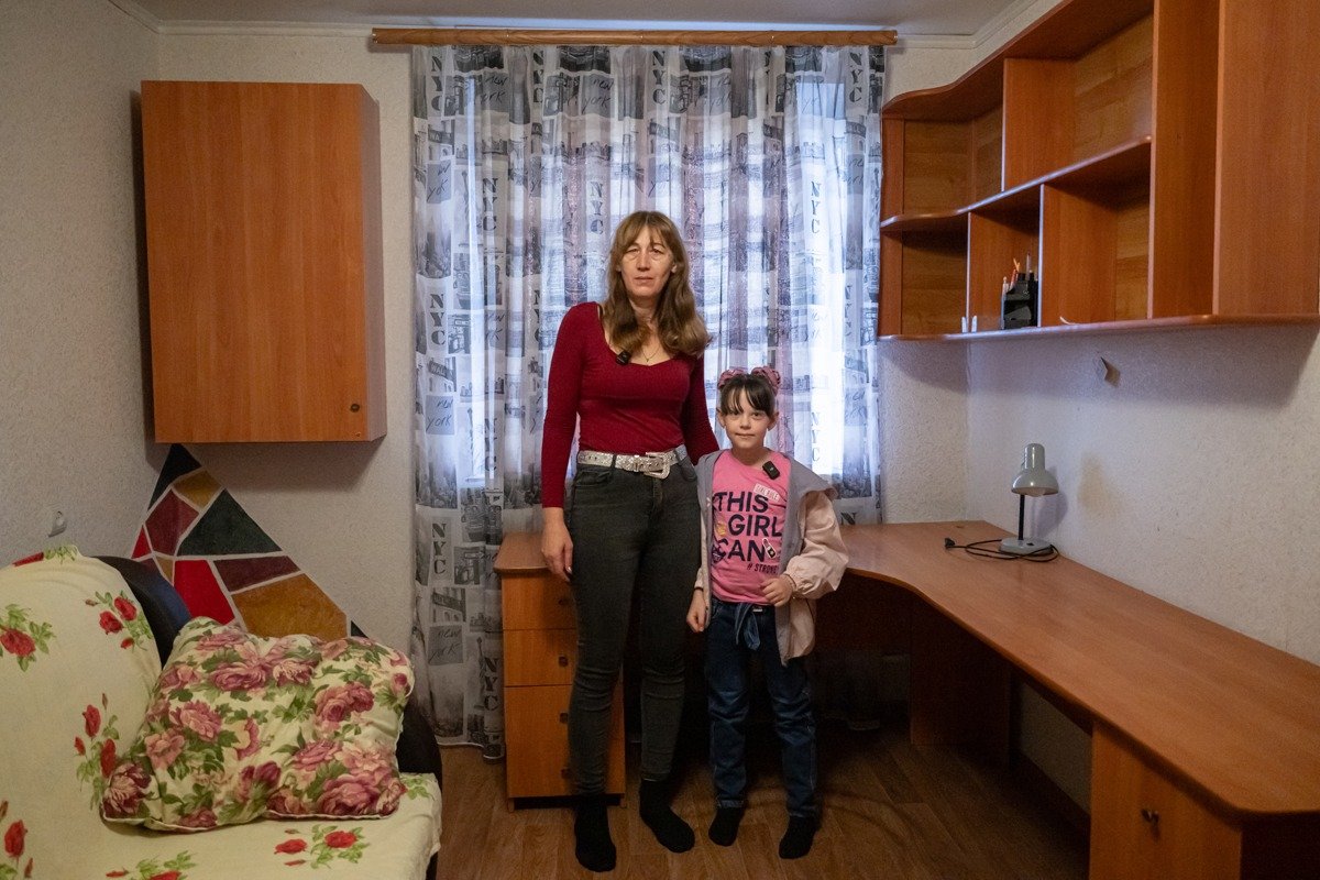 Татьяна Давронова и Милания в новой квартире в Новошахтинске. Фото: Андрей Бок