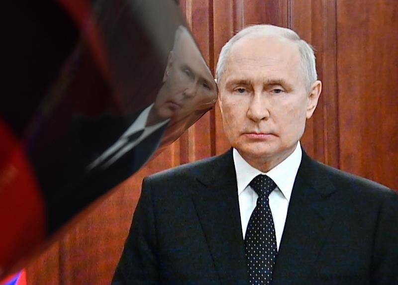 Владимир Путин в срочном обращении к россиянам объявляет о «мятеже» и угрозе стране. Фото: Ирина Бужор / Коммерсантъ