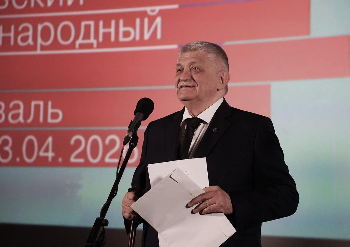 Александр Сокуров в рамках спецпоказа ММКФ демонстрирует свою 5-часовую картину «Записная книжка режиссера»