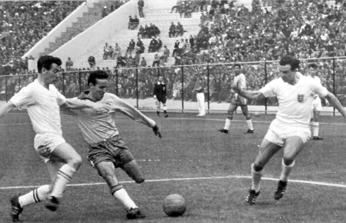 Марио Загалло в игре за сборную Бразилии. 1962 год. Фото: AP / TASS