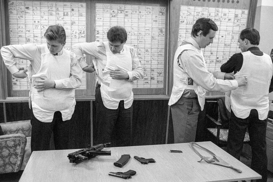 Агенты КГБ готовятся к заданию. Фото: Николай Малышев / ТАСС