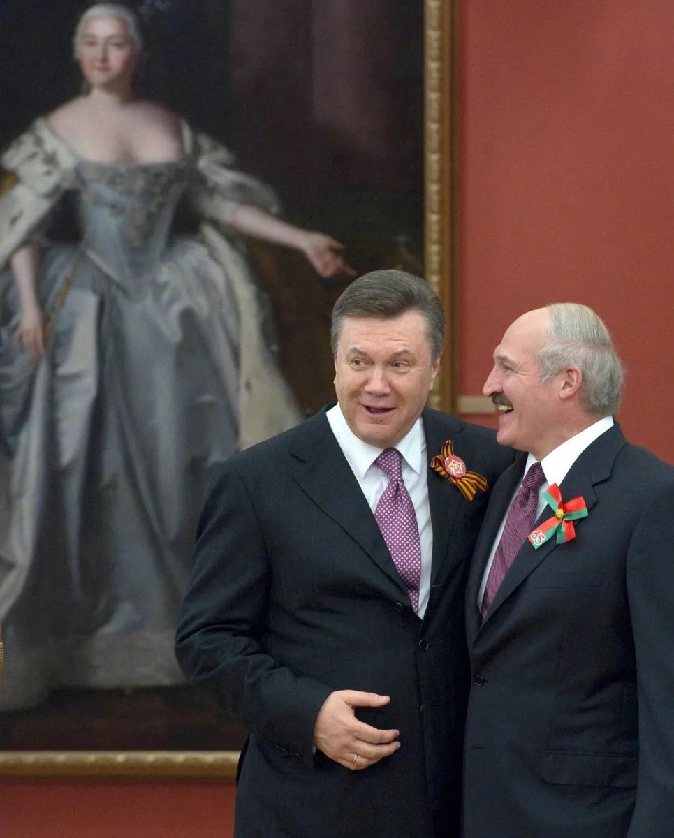 Виктор Янукович и Александр Лукашенко на саммите лидеров стран СНГ, 2010 год. Фото: РИА Новости