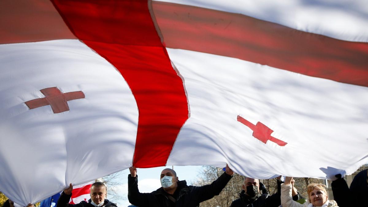 Нейтральная бомба