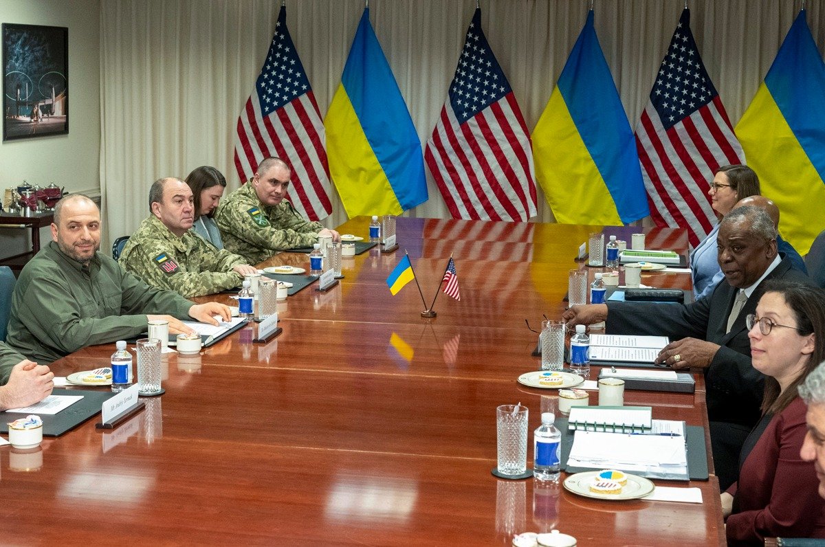 Встреча министров обороны США и Украины в Пентагоне. Фото: AP / TASS