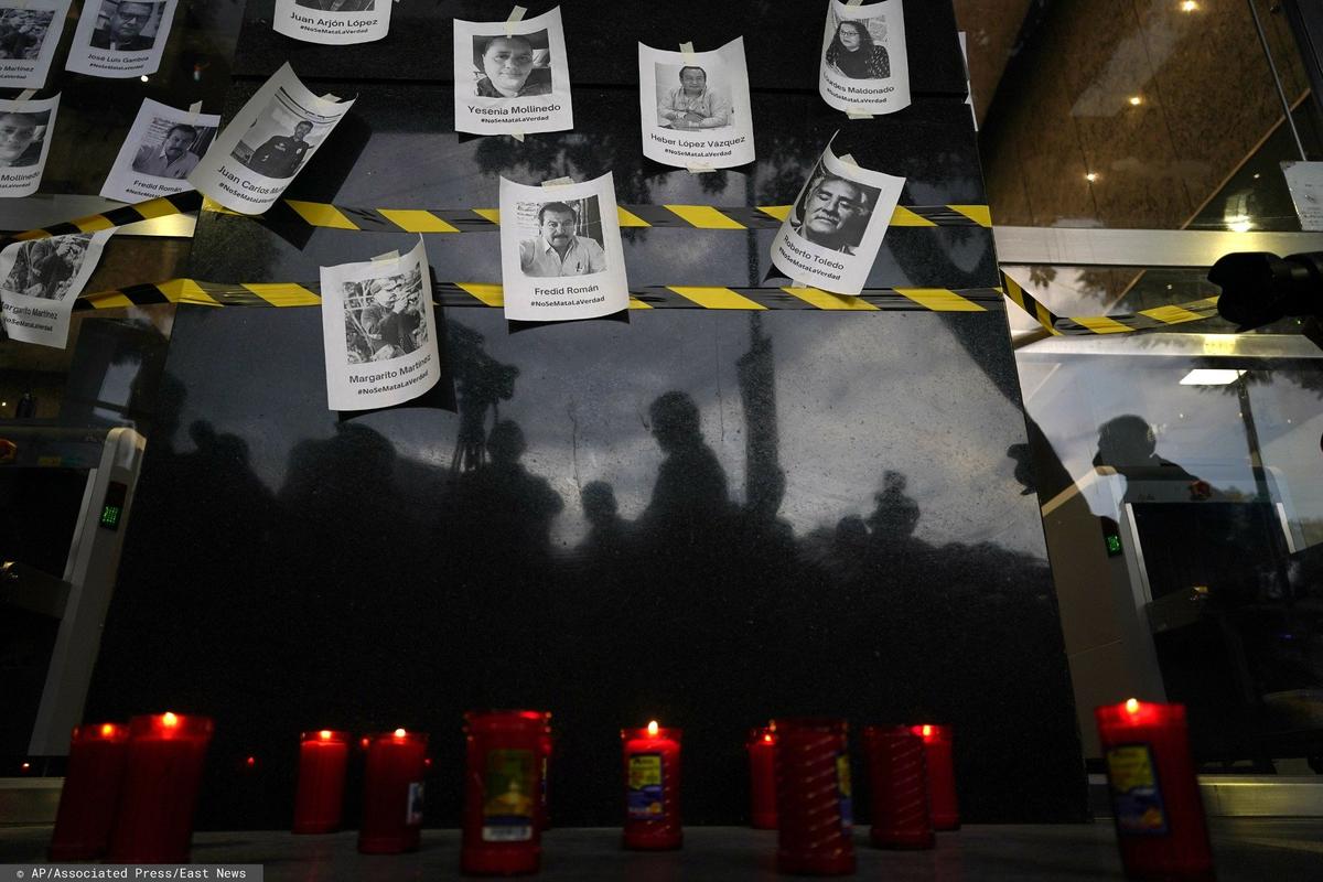 Фотографии убитых в Мексике журналистов. Фото: AP / Associated Press / East News