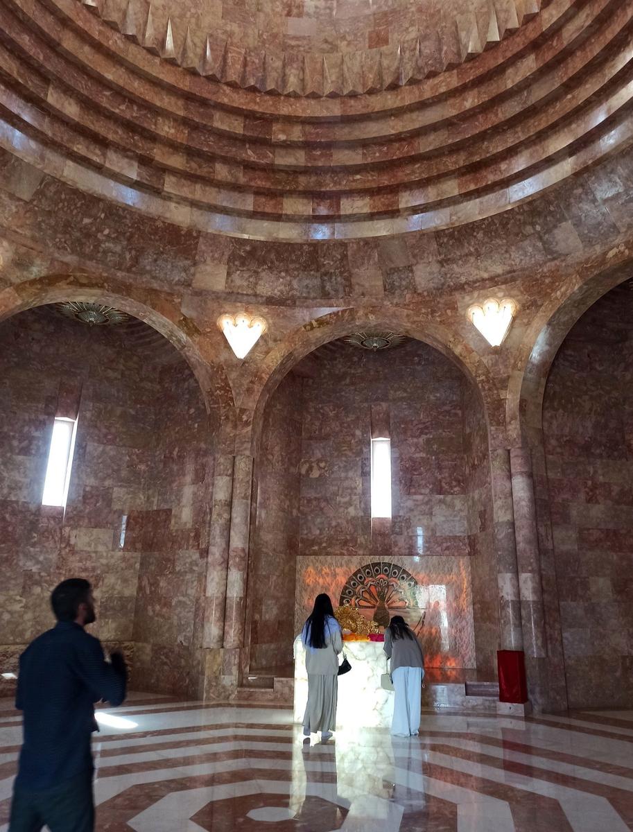В самом большом в мире езидском храме — Куба Мере Диване, село Акналич. Фото: Евгения Енгибарян