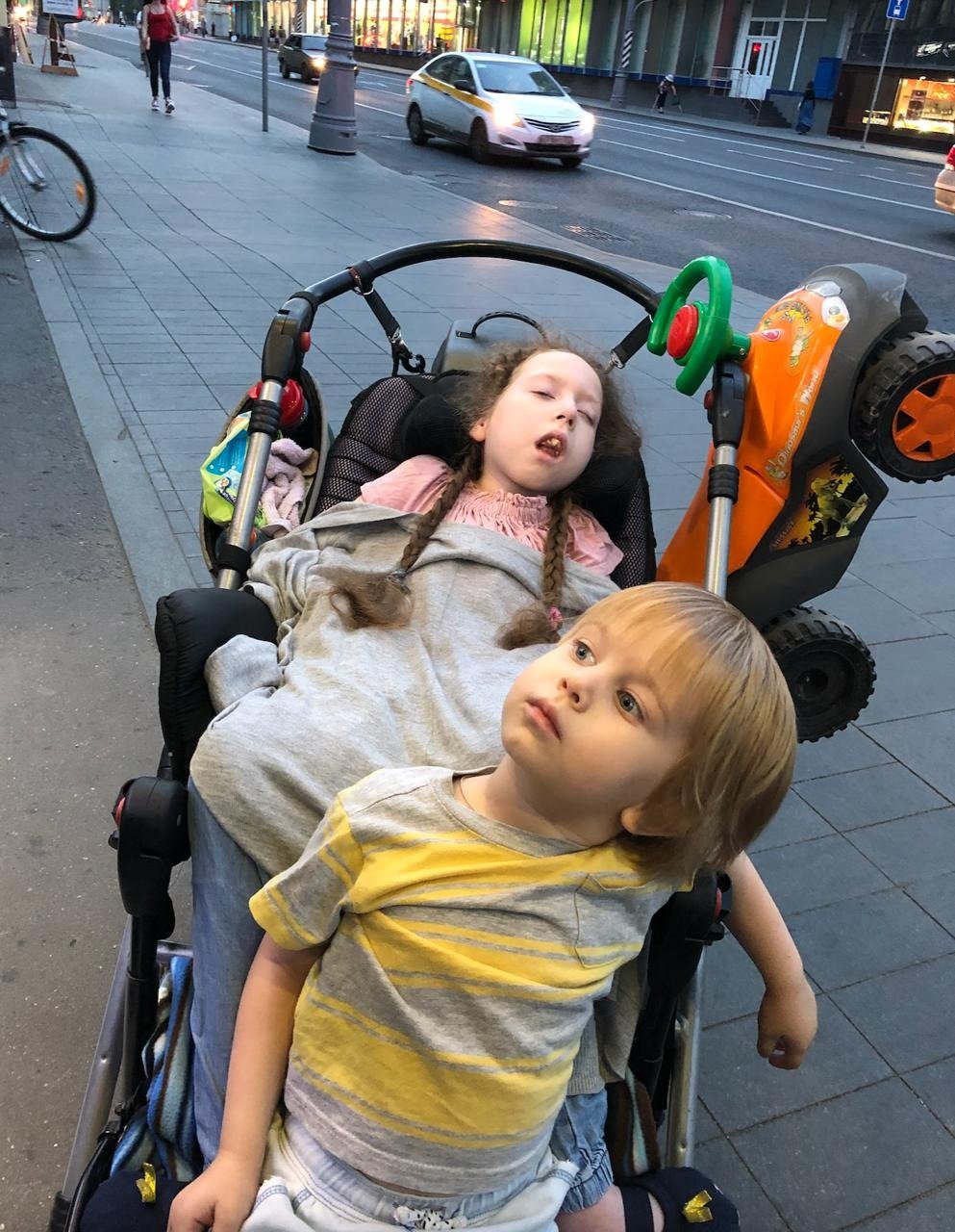 Сашка и Анька. Фото: личный архив