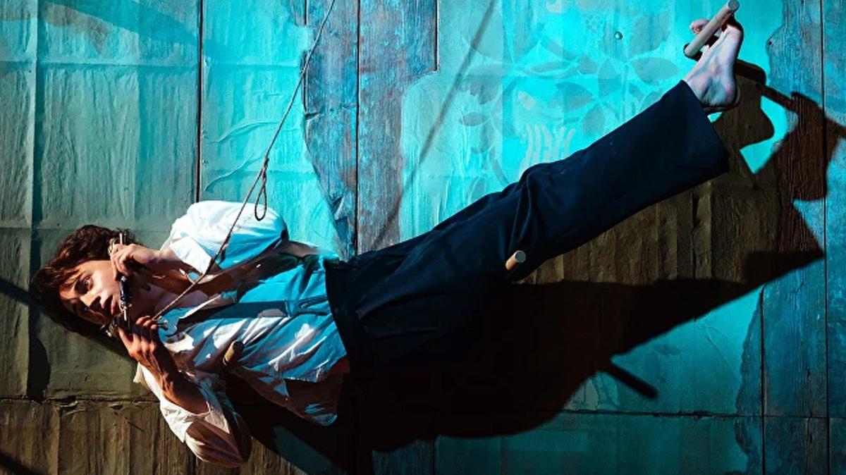 Любовь на стене и многоликая женщина