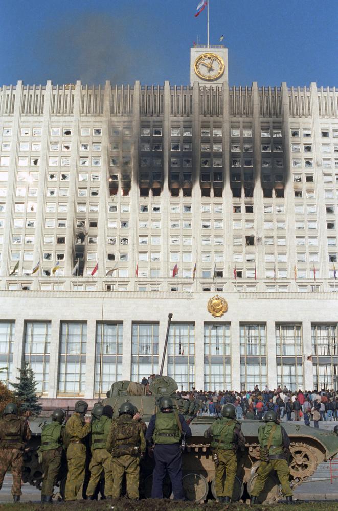 У Белого дома 3 октября 1993 года. Фото: Олег Власов / ТАСС
