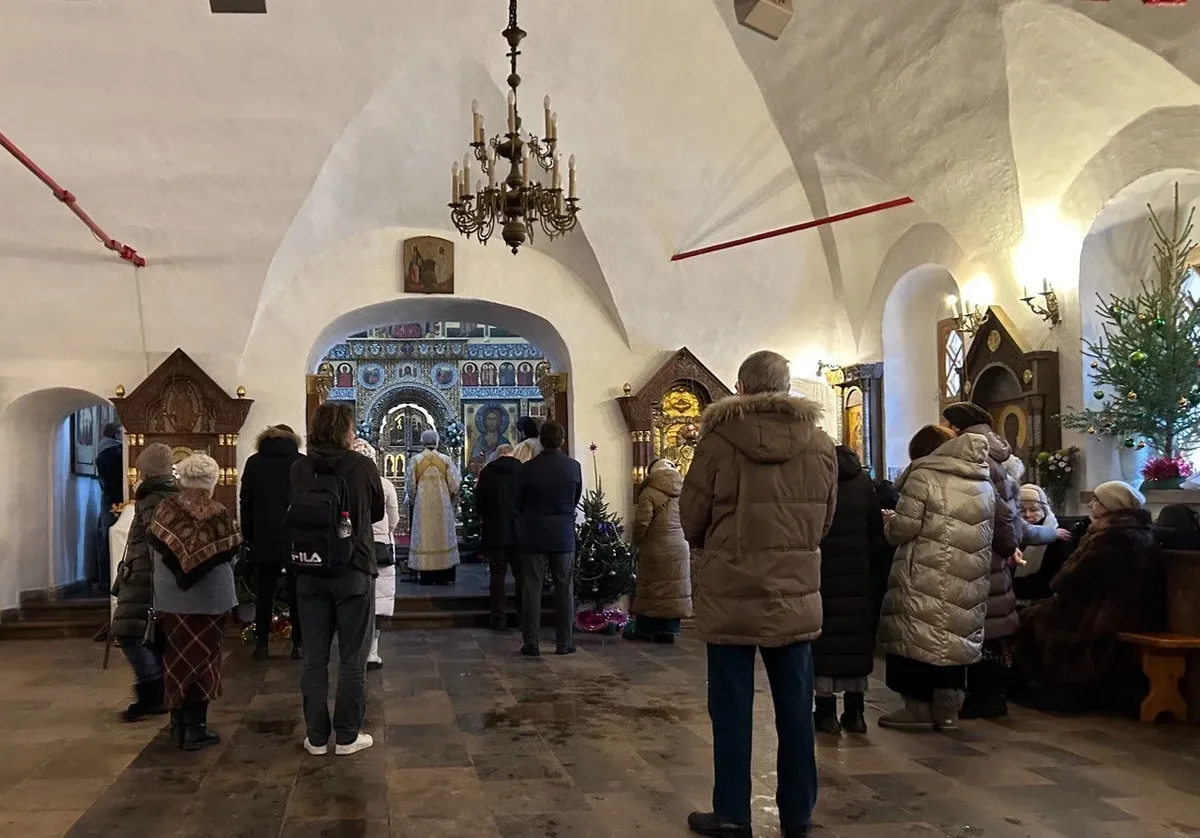 Генерал Христос ведет куда надо». Андрей Ткачев произнес первую проповедь в  храме, из которого накануне был изгнан Алексей Уминский — Новая газета