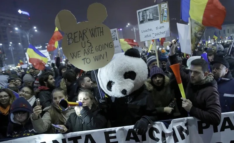 С нами «медведь», мы победим. Фото: EPA