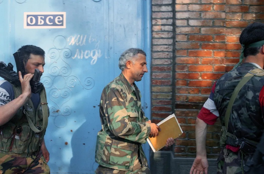 Начальник штаба незаконных вооруженных формирований Аслан Масхадов. Фото: Роман Денисов / ТАСС
