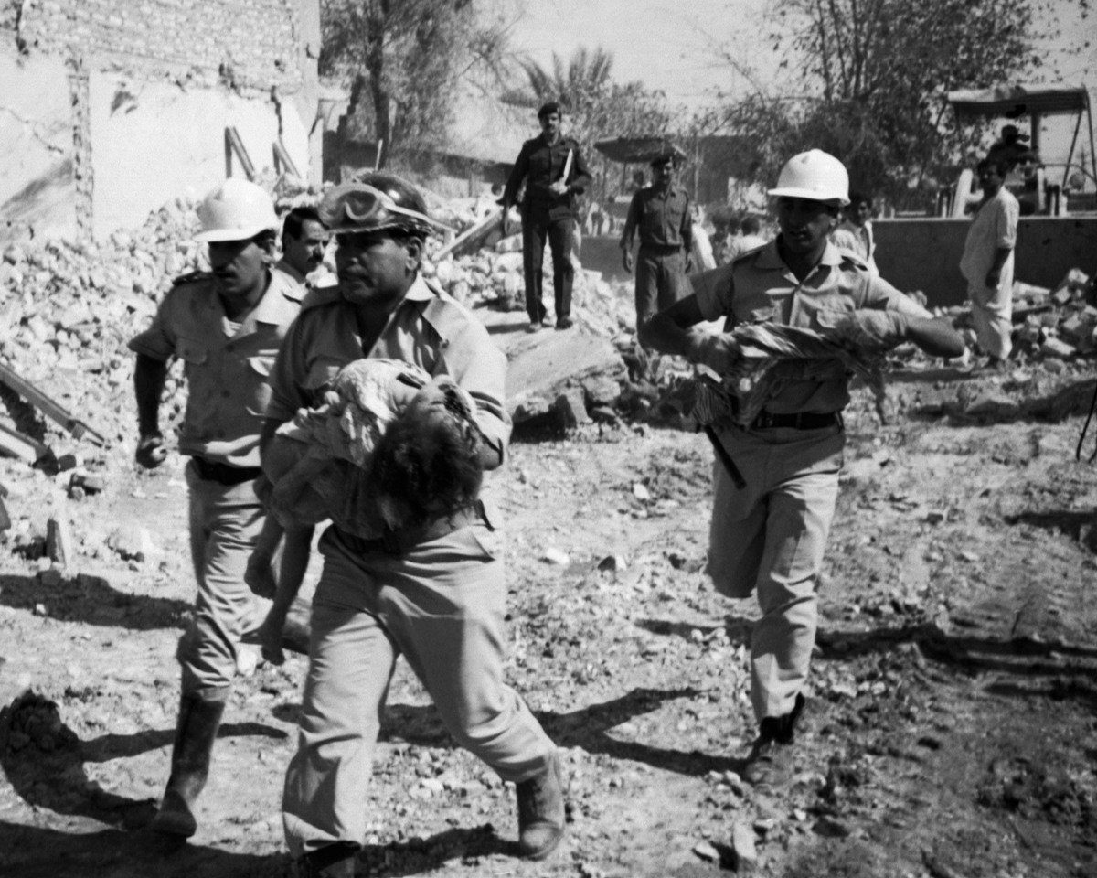 В Багдаде после иранского ракетного удара, 1 июля 1988 года. Фото: Наталья Иванчук / Фотохроника ТАСС