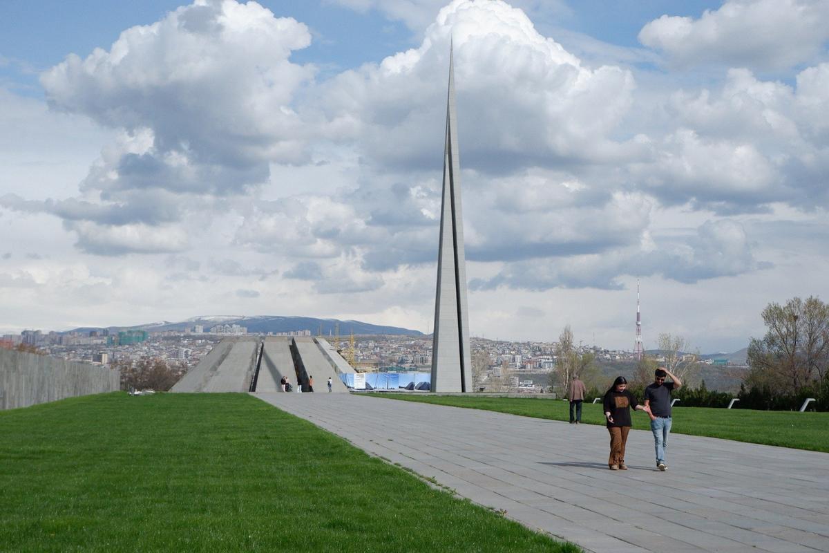 Мемориальный комплекс Цицернакаберд. Фото: Андрей Новашов