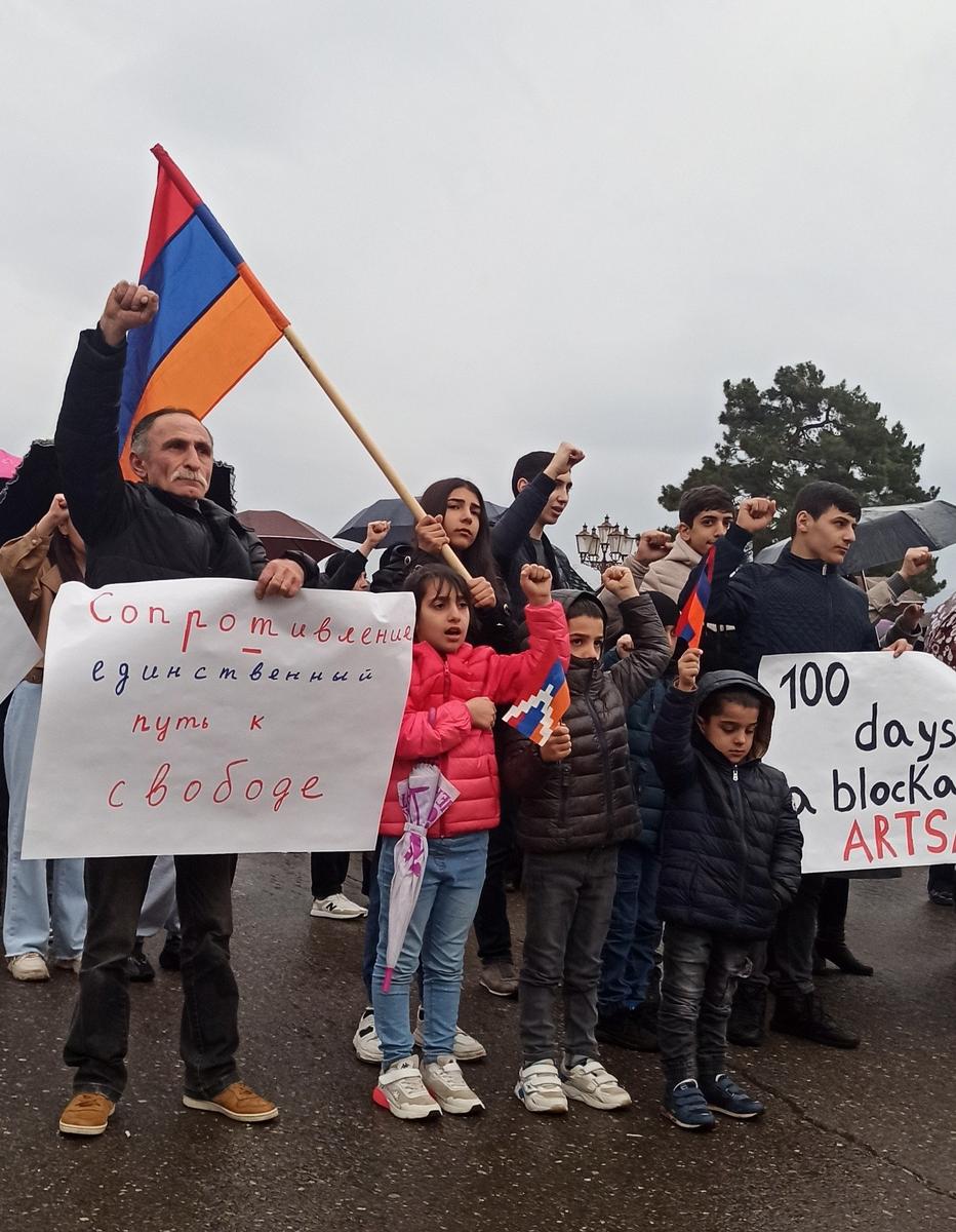 Митинг жителей Арцаха во время блокады. Фото: Евгения Енгибарян