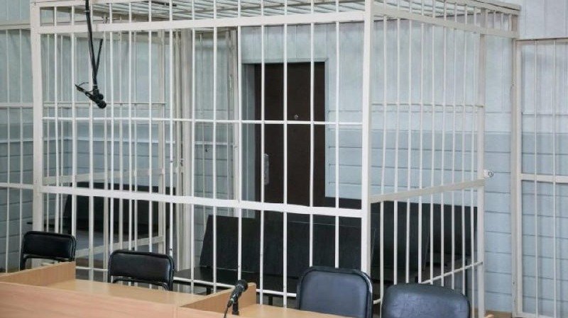 «Новая газета»: суд над антифашистами в Москве отложили из-за смерти одного из обвиняемых