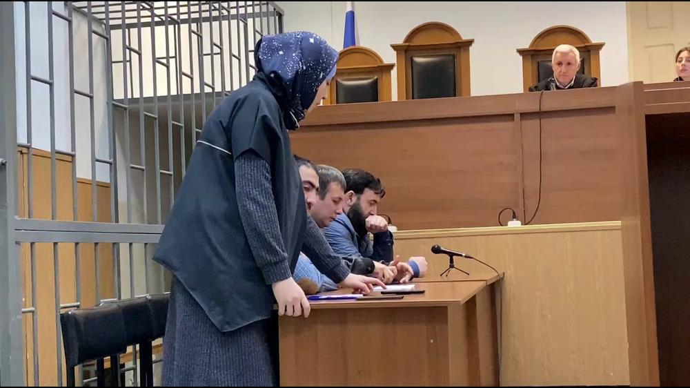 Дана Сакиева в зале суда. Фото: kavkaz-uzel.eu